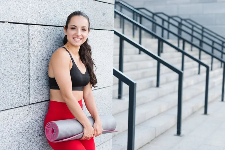 Bold Athleisure: How To Rock Abstract Prints in Your Workout Gear Abstract Prints